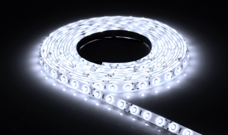 LED pásek flexi 2835/60,bílá studená,8mm/5m,10,8W( v balení je 5 metrů)