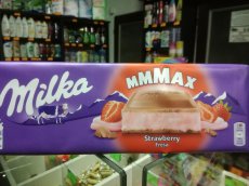 Milka MMMAX čokoláda whole hazelnuts 270g