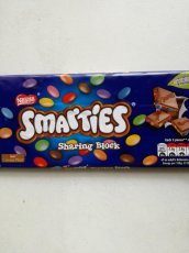 Nestl Smarties Orange Milk Chocolate Giant Tube 130g
