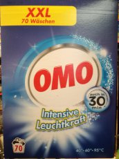 Omo Laundry Detergent prac prek 100pd  na bl i barevn prdlo s prodnm mdlem 5 KG