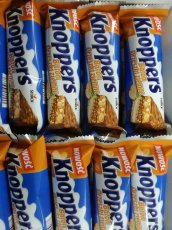 Knoppers 40g okovo-karamelov tyinka